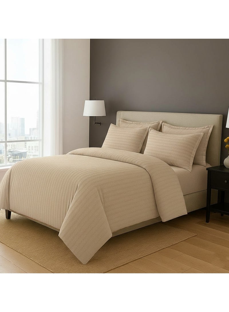 ماكسكون طقم غطاء لحاف مكون من 6 قطع - يتضمن غطاء لحاف واحد، وملاءة جاهزة واحدة و4 أكياس وسائد - مقاس كينج/كوين/مفرد، اللون بيج - Image 2